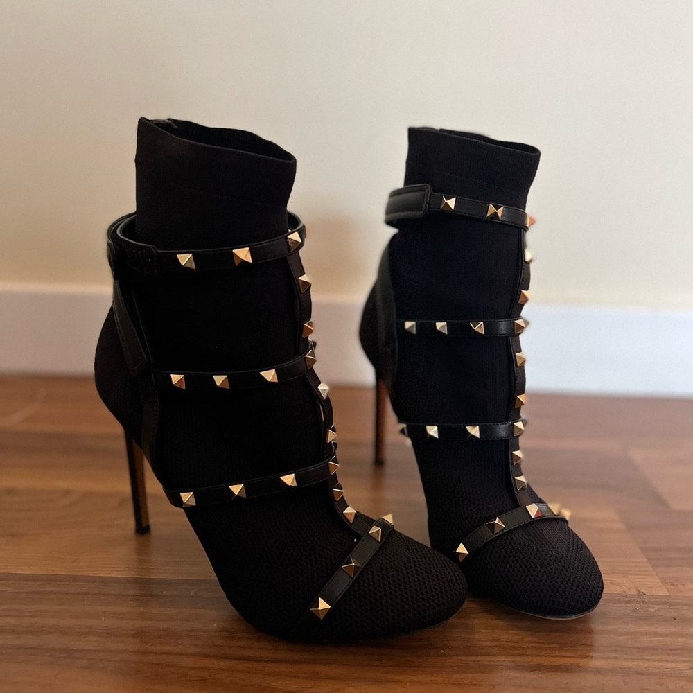 Pair of studded Valentino booties worn twice only indoors, size is to big for me